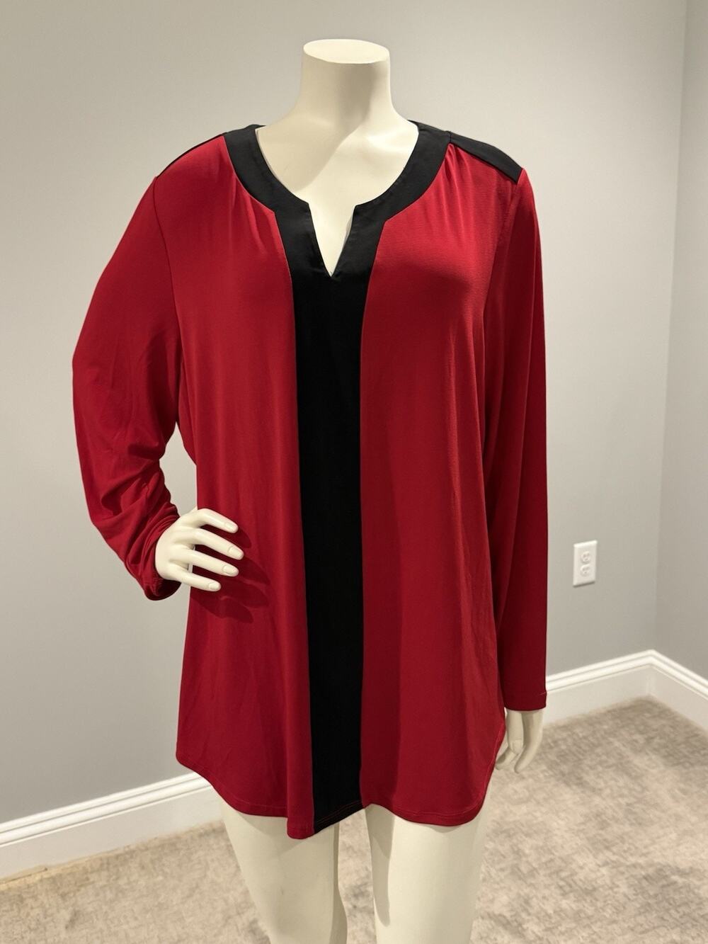 Susan Graver Modern Essentials Vibrant Red Liquid Knit Tunic Size 1X With Black